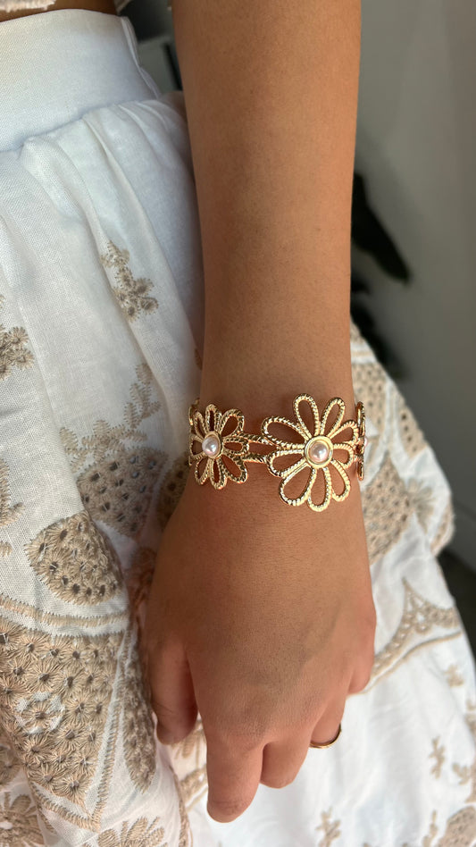 Pearl flower cuff